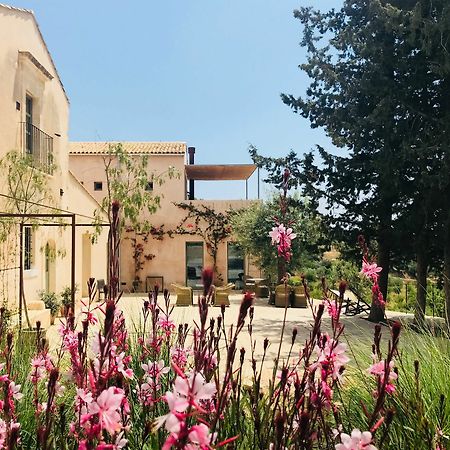 Battimandorlo Hotel Noto Luaran gambar