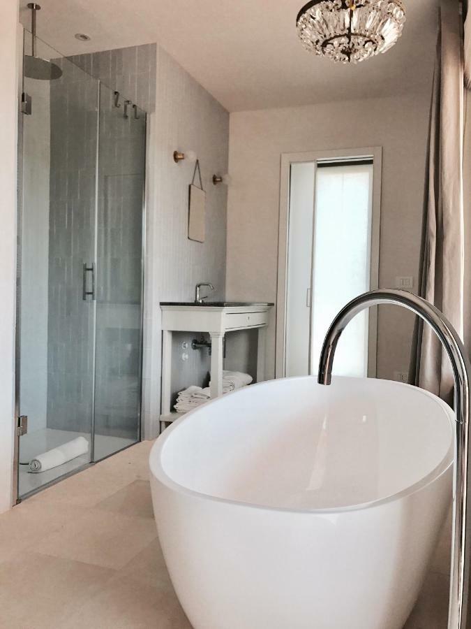 Battimandorlo Hotel Noto Luaran gambar