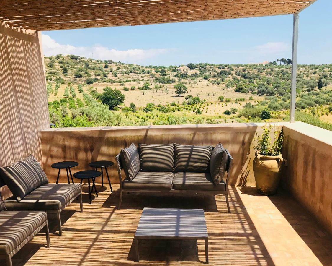 Battimandorlo Hotel Noto Luaran gambar